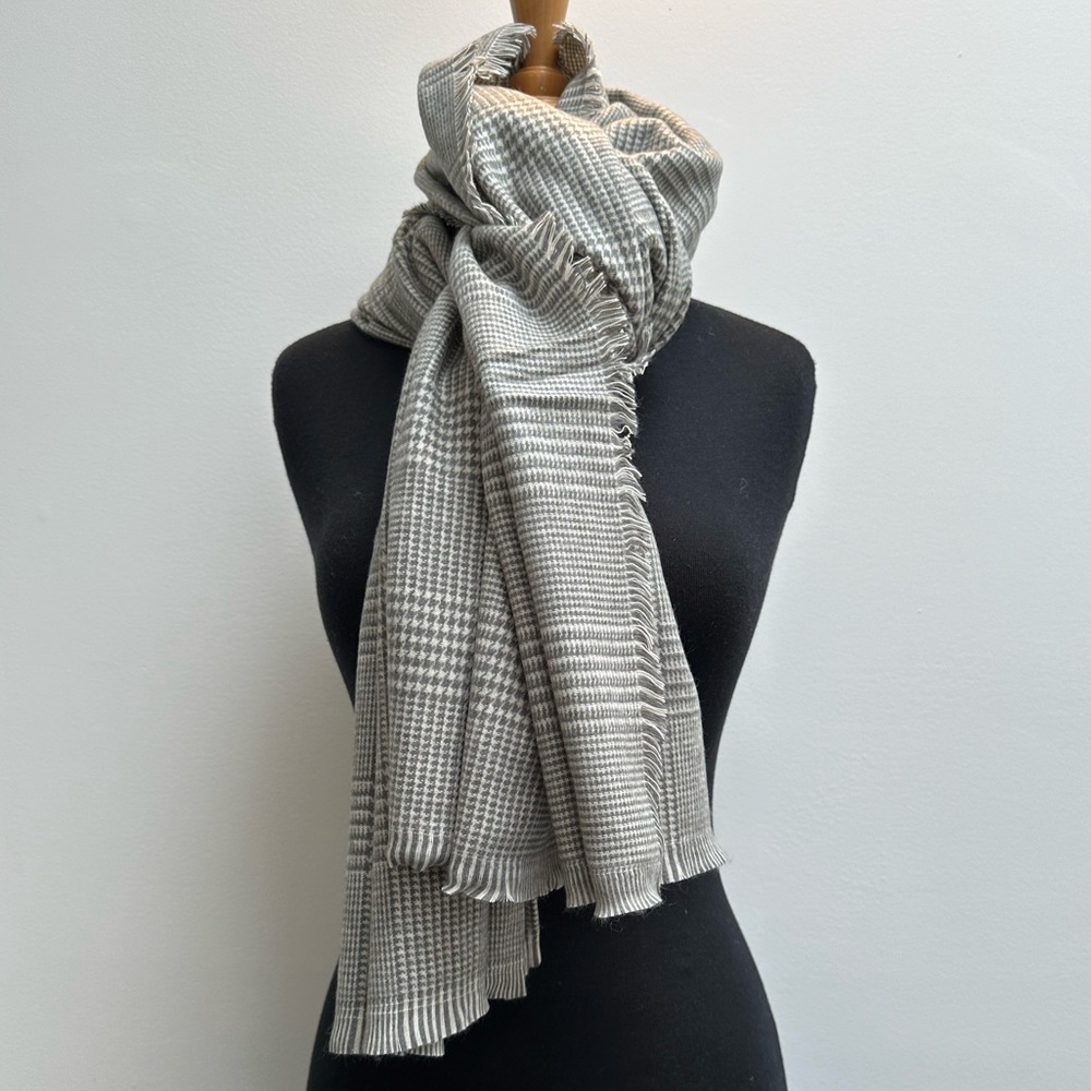 Gray Houndstooth Long Plaid Scarf